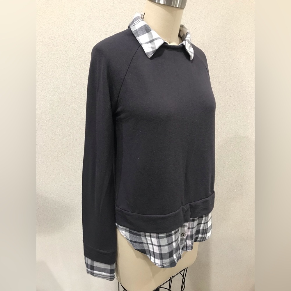 CUPIO Plaid Collar Gray Sweater size Small